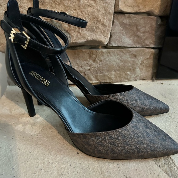 NEW MICHAEL KORS MIRABEL FLEX PUMP - Picture 6 of 7